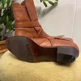 Vintage Selby brown leather buckle boots size 8 (HT23117)