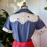 Vintage 70s chambray and floral short sleeve blouse // Sz Medium-ish (HT23103)
