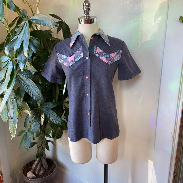 Vintage 70s chambray and faux patchwork short sleeve blouse // Sz small available at hey tiger louisville