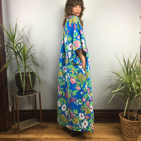 Vintage 60s 70s floral Aloha MuuMuu dress with Pocket // One Size – Hey Tiger Vintage 60s 70s floral Aloha MuuMuu dress with Pocket // One Size – Hey Tiger