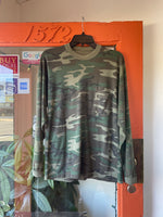 vintage unisex camo pocket long sleeve military army tee // hey tiger louisville 