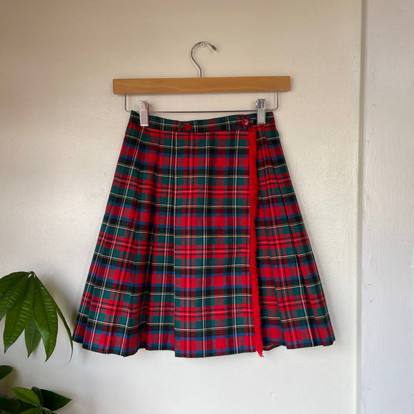 Vintage 60s pleated plaid wrap skirt with fringe detail // XXS XS // hey tiger louisville 