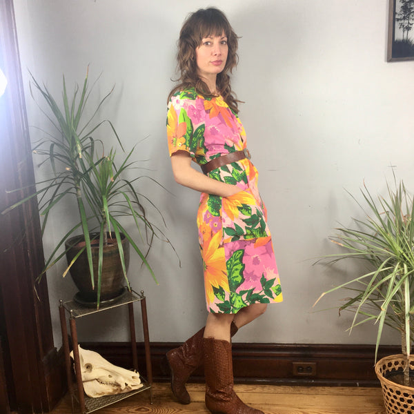 Vintage 60s 70s floral Smock Knee length MuMu dress // one size Hey Tiger Vintage 60s 70s floral Smock Knee length MuMu dress // one size Hey Tiger